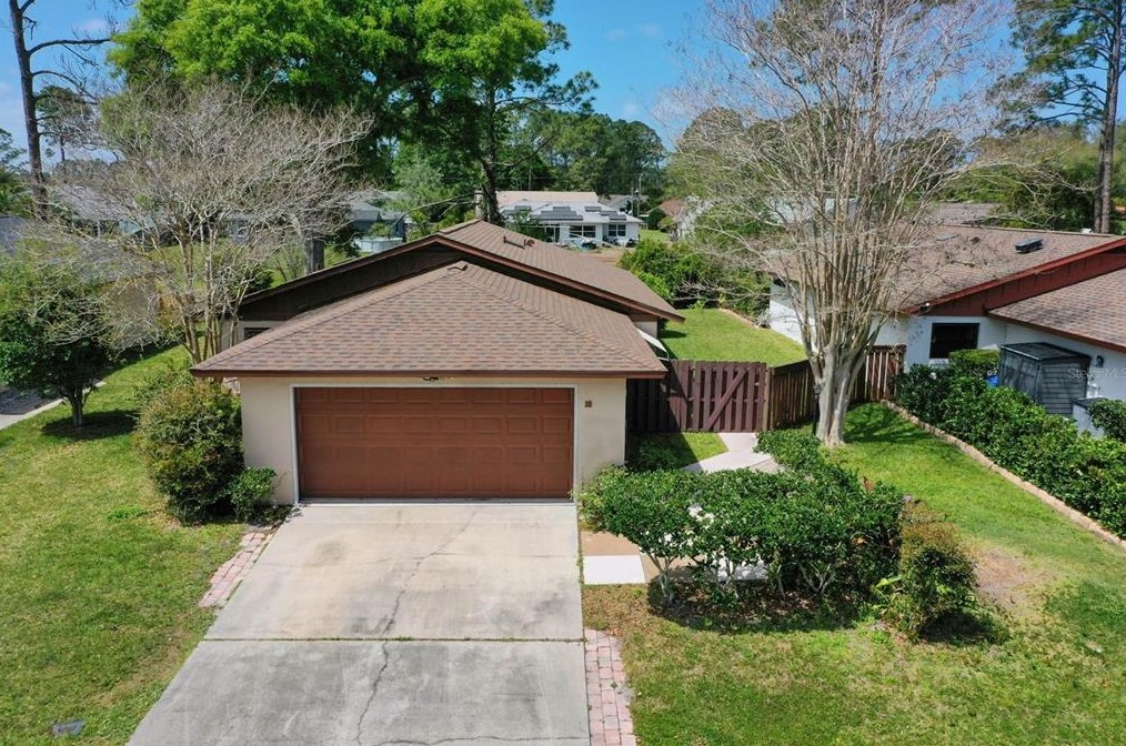 18 Lago Vista Pl, Palm Coast FL  32164-7721 exterior