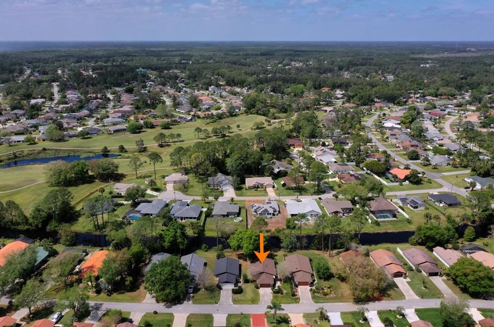 18 Lago Vista Pl, Palm Coast FL  32164-7721 exterior