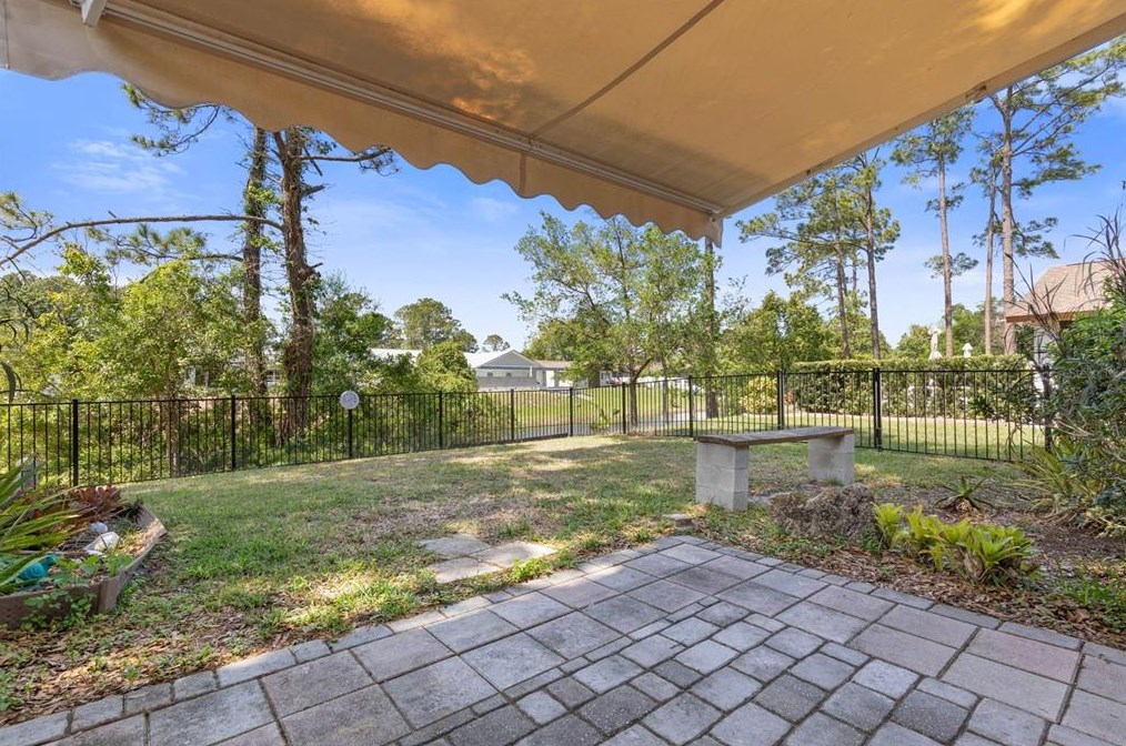 18 Lago Vista Pl, Palm Coast FL  32164-7721 exterior