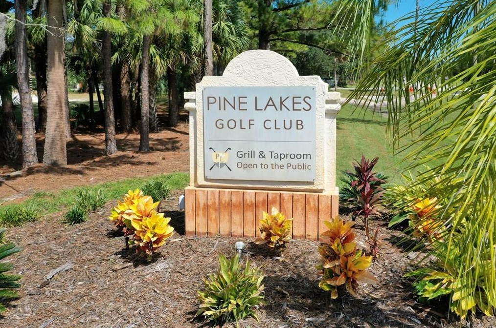 18 Lago Vista Pl, Palm Coast FL  32164-7721 exterior