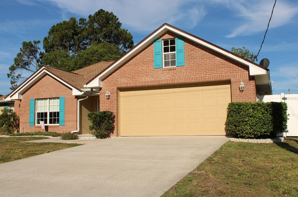 17 Woodbury, Palm Coast FL  32164-7942 exterior