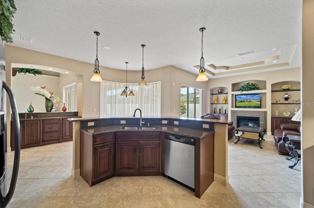 22 Frontier Dr, Palm Coast, FL 32137-8409