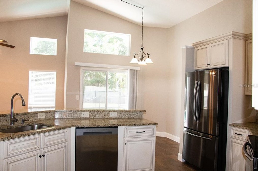 2421 Walnut Heights Rd, Apopka FL  32703-4854 exterior