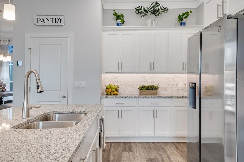 6 Ln Mancha Dr, Palm Coast FL  32137-9610 exterior