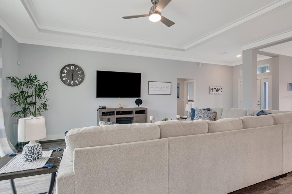 6 Ln Mancha Dr, Palm Coast FL  32137-9610 exterior