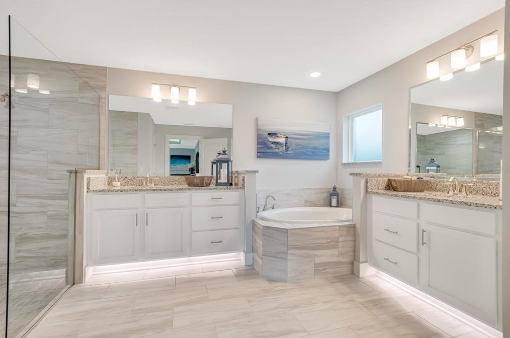 6 Ln Mancha Dr, Palm Coast FL  32137-9610 exterior