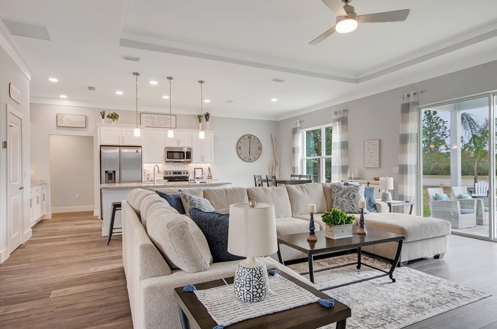 6 Ln Mancha Dr, Palm Coast FL  32137-9610 exterior