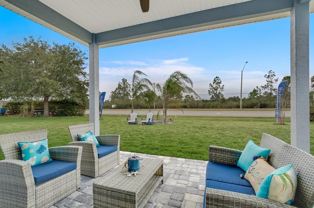 6 Ln Mancha Dr, Palm Coast FL  32137-9610 exterior