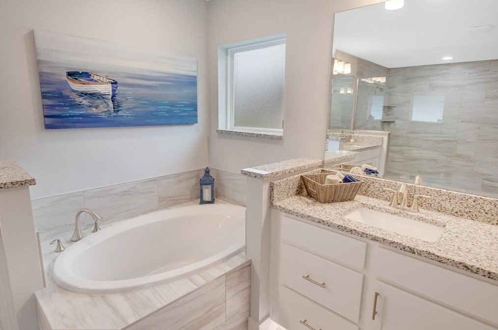 6 Ln Mancha Dr, Palm Coast FL  32137-9610 exterior