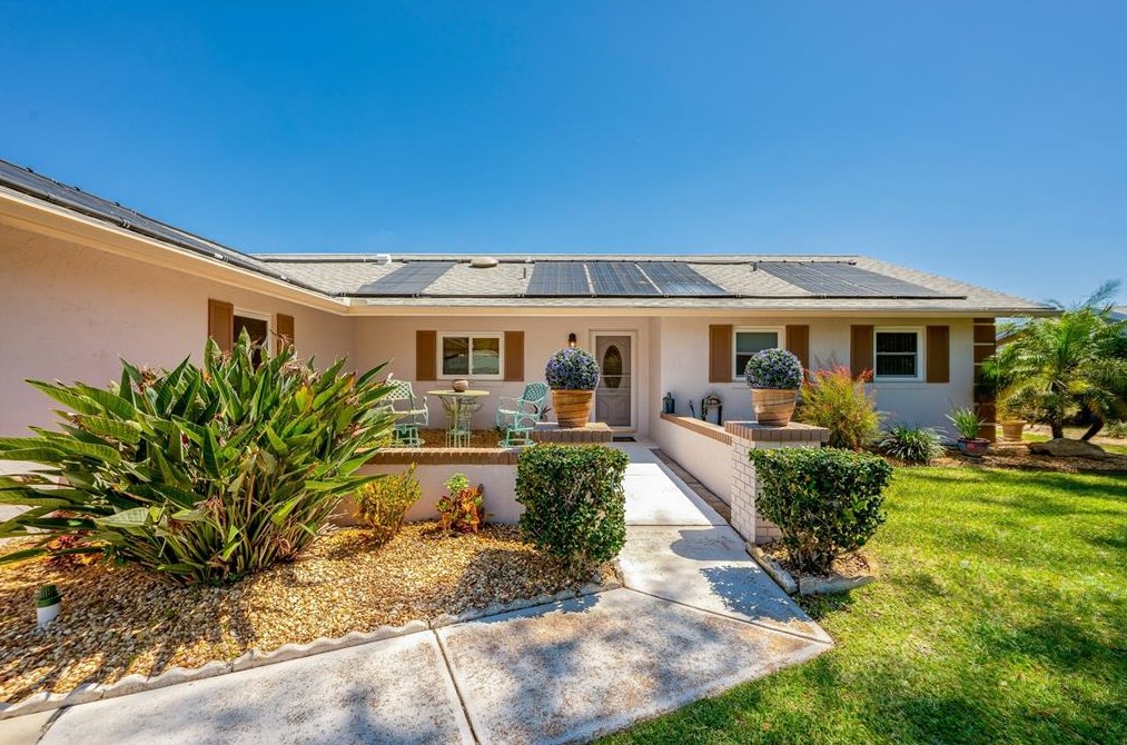19 Farraday Ln, Palm Coast, FL 32137-8112