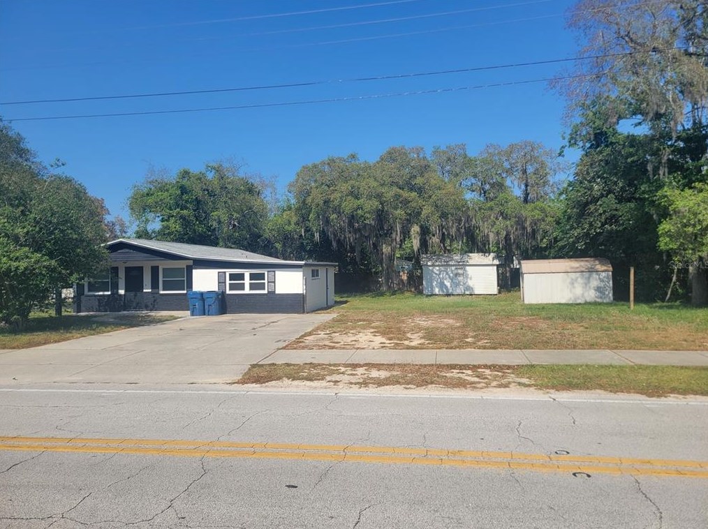1715 Derbyshire Rd, Daytona Beach, FL 32117