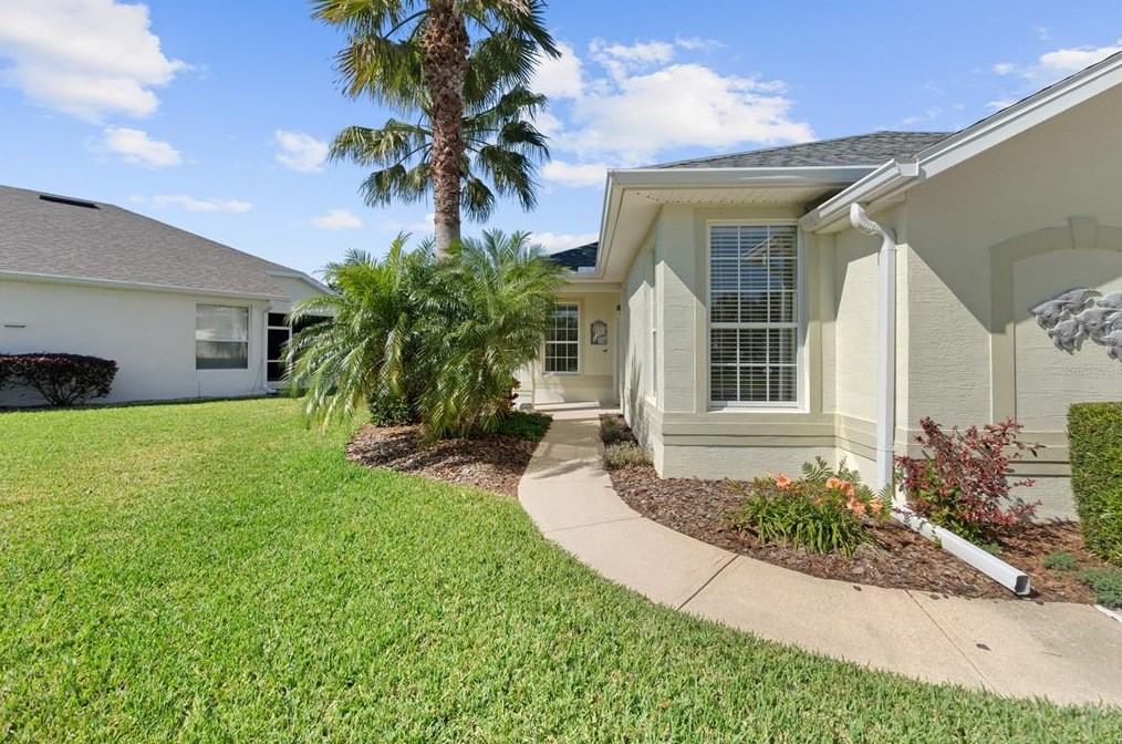 11 Royale Ln, Palm Coast, FL 32164-8824