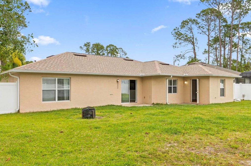 58 Bennett Ln, Palm Coast FL  32137-8609 exterior