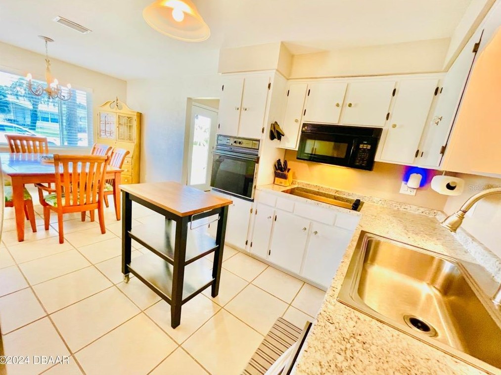 31 San Jose Dr, Ormond Beach FL  32176-2414 exterior