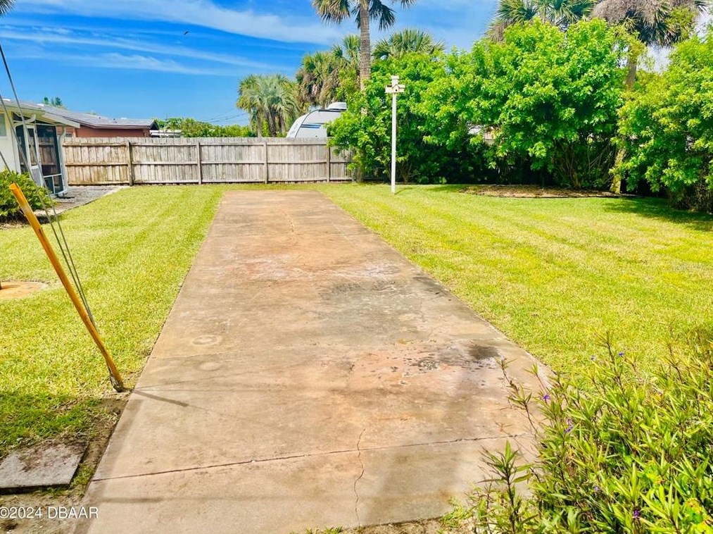 31 San Jose Dr, Ormond Beach FL  32176-2414 exterior