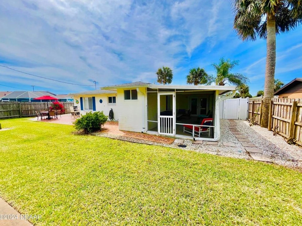 31 San Jose Dr, Ormond Beach FL  32176-2414 exterior