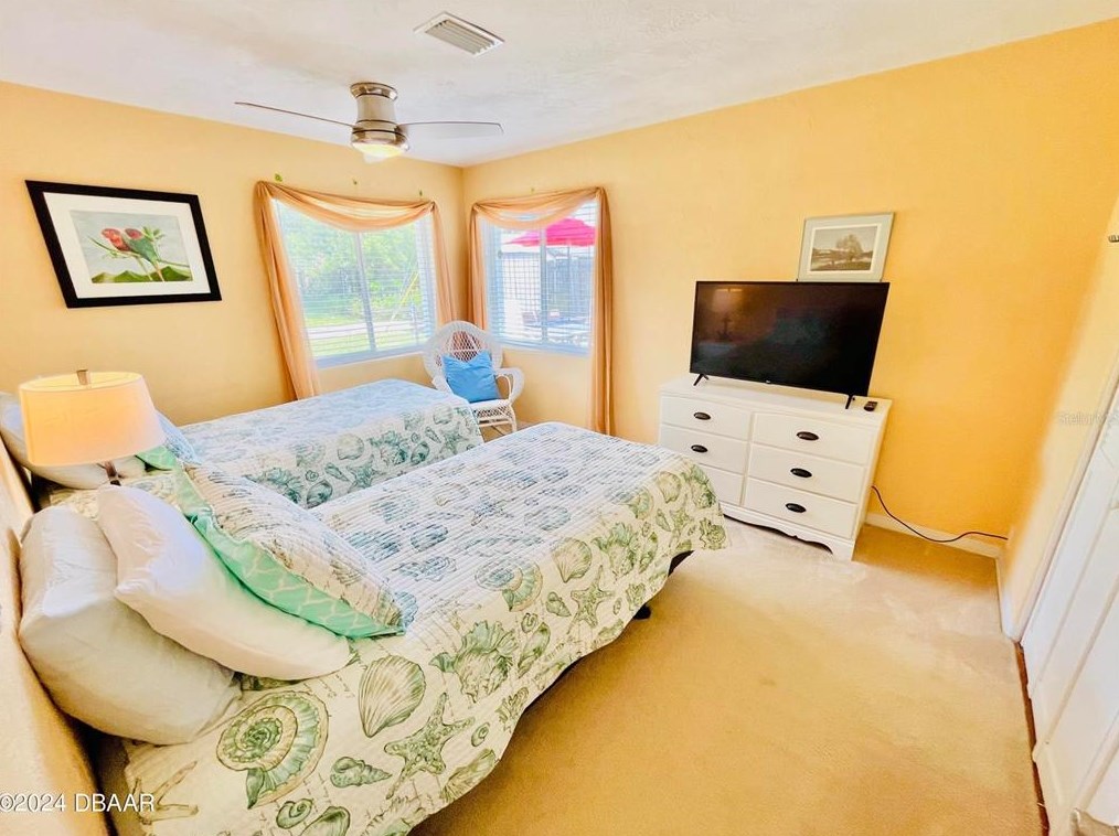 31 San Jose Dr, Ormond Beach FL  32176-2414 exterior