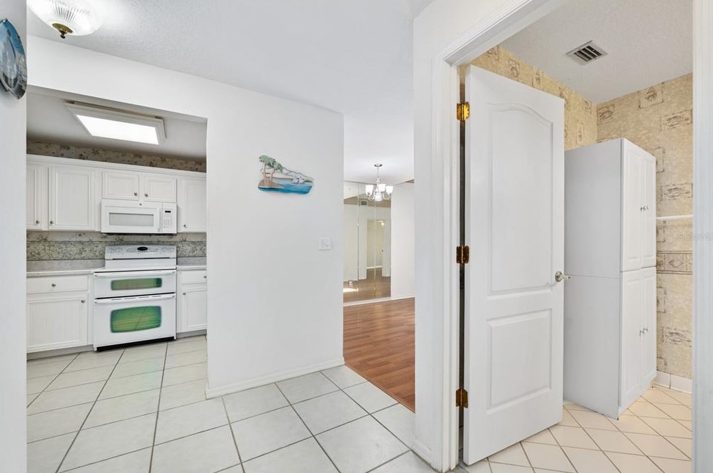 2242 Candlewood Ln, New Smyrna FL  32168-9721 exterior