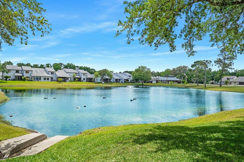 2242 Candlewood Ln, New Smyrna FL  32168-9721 exterior