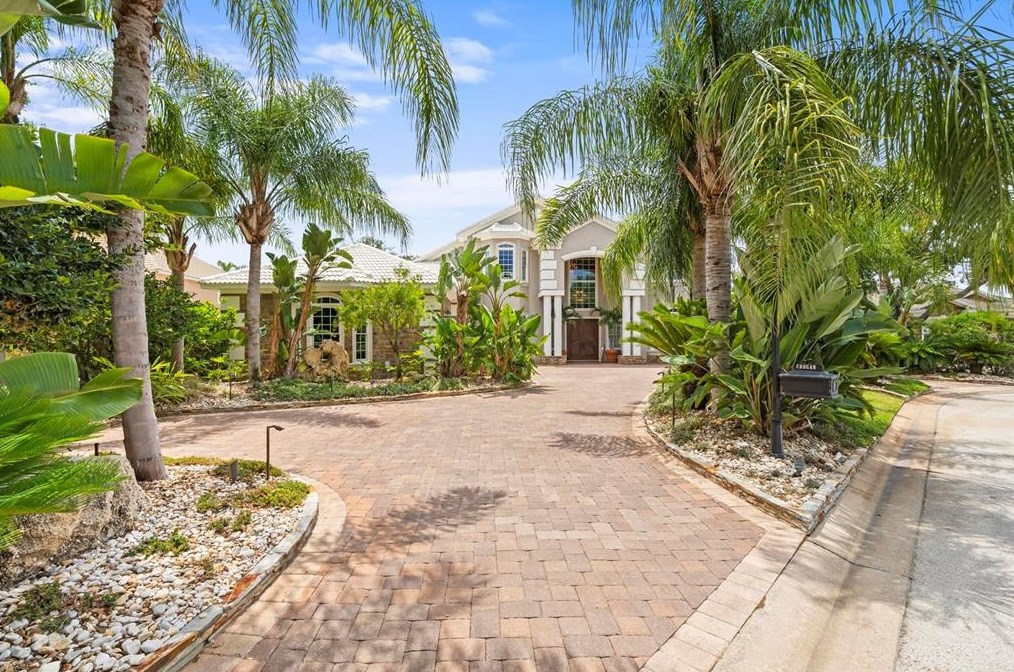 1 Caitlin Ct, Palm Coast FL  32137-4323 exterior
