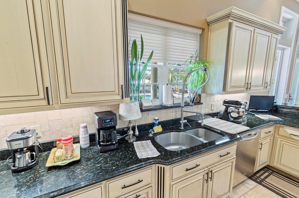 1 Caitlin Ct, Palm Coast FL  32137-4323 exterior