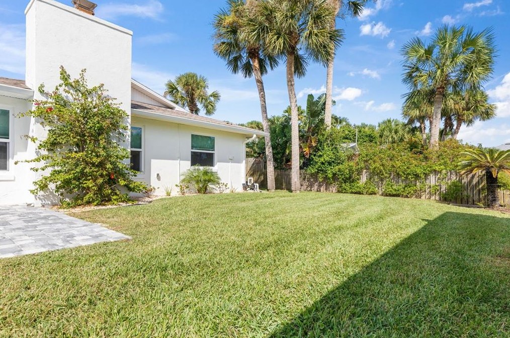 309 N 11th St, Flagler Beach, FL 32136