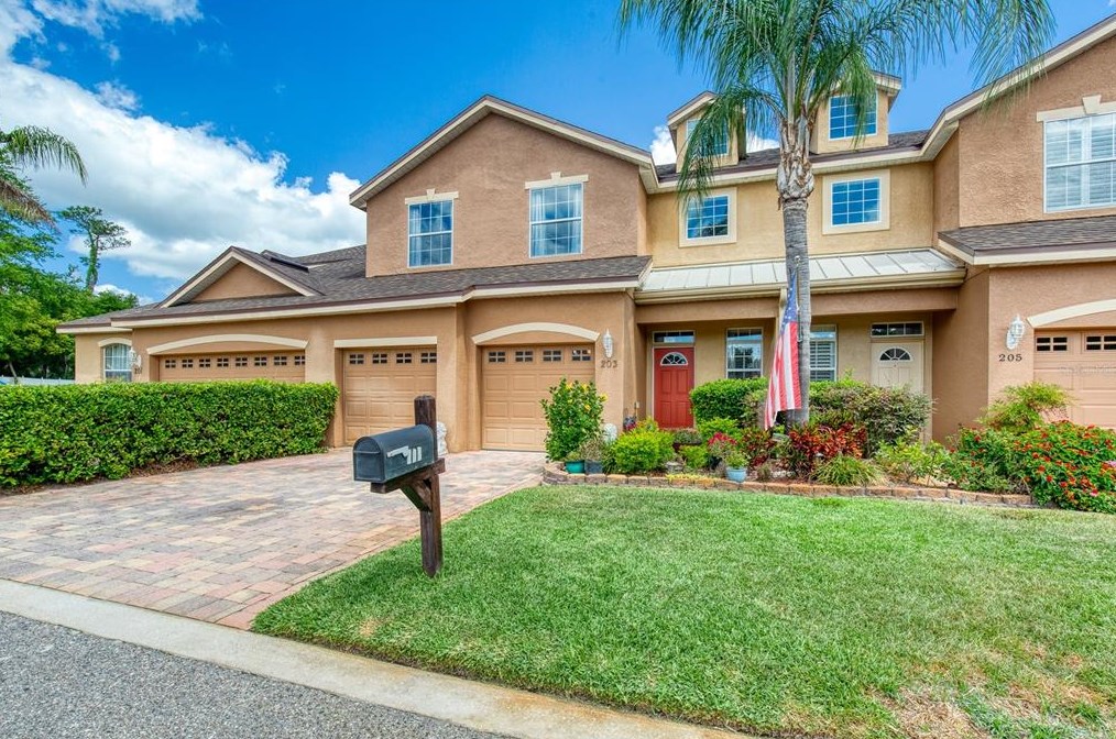 203 Dyson Dr, Deland, FL 32724