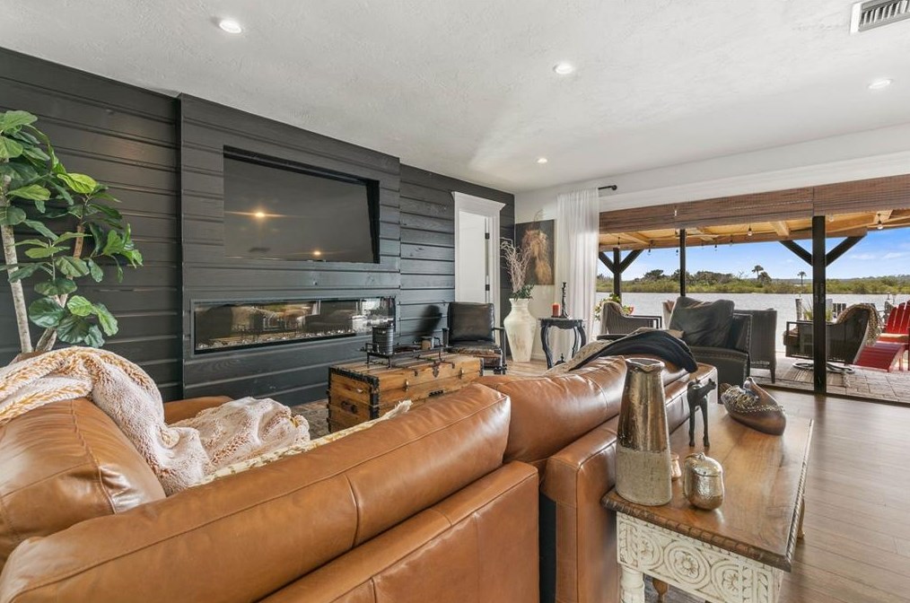 3120 John Anderson Dr, Ormond Beach FL 32176-2259 exterior