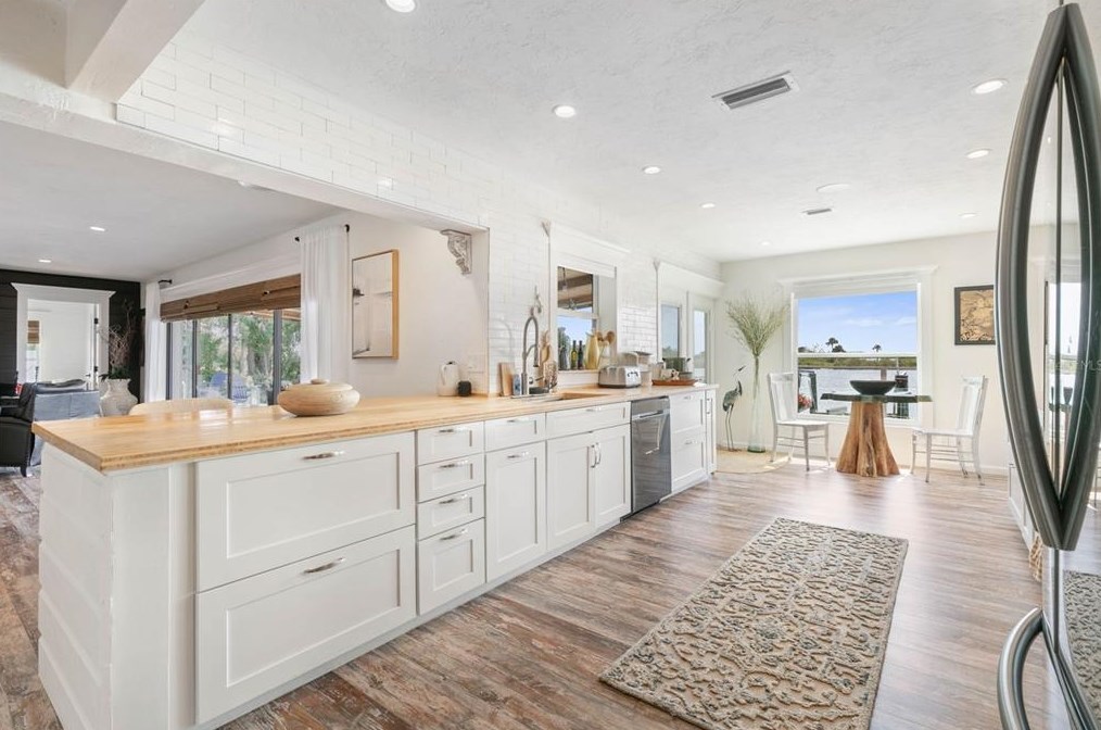 3120 John Anderson Dr, Ormond Beach FL 32176-2259 exterior