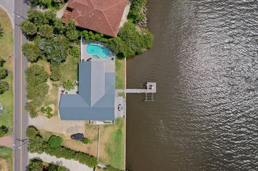 3120 John Anderson Dr, Ormond Beach FL 32176-2259 exterior