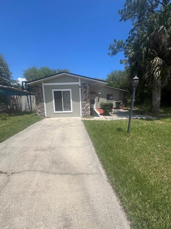 201 Oak Ln, Flagler Beach, FL 32136-3474