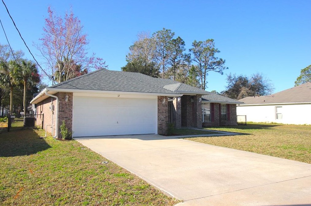 12 Round Table Ln, Palm Coast, FL 32164