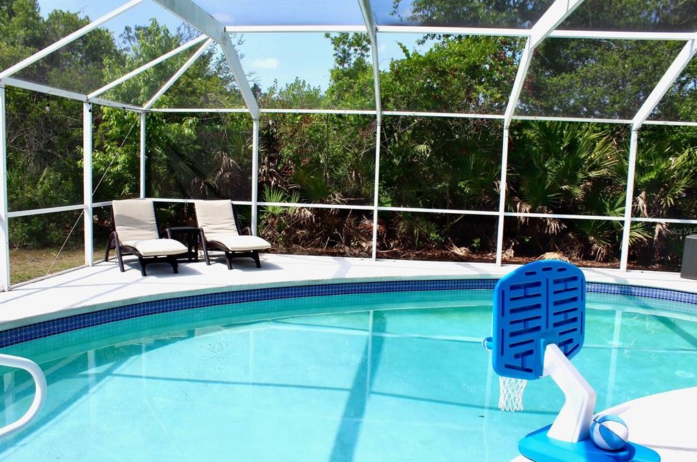 28 Pickering Dr, Palm Coast FL  32164-7079 exterior