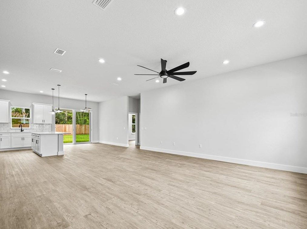 6 Lindberg Pl, Palm Coast FL  32137-9548 exterior