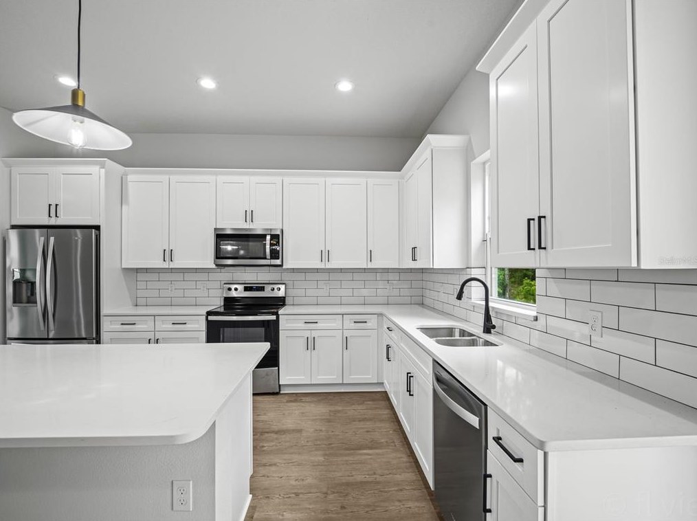 6 Lindberg Pl, Palm Coast FL  32137-9548 exterior