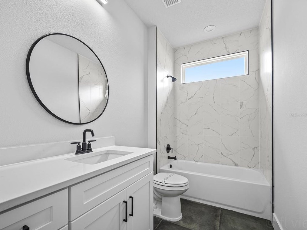 6 Lindberg Pl, Palm Coast FL  32137-9548 exterior