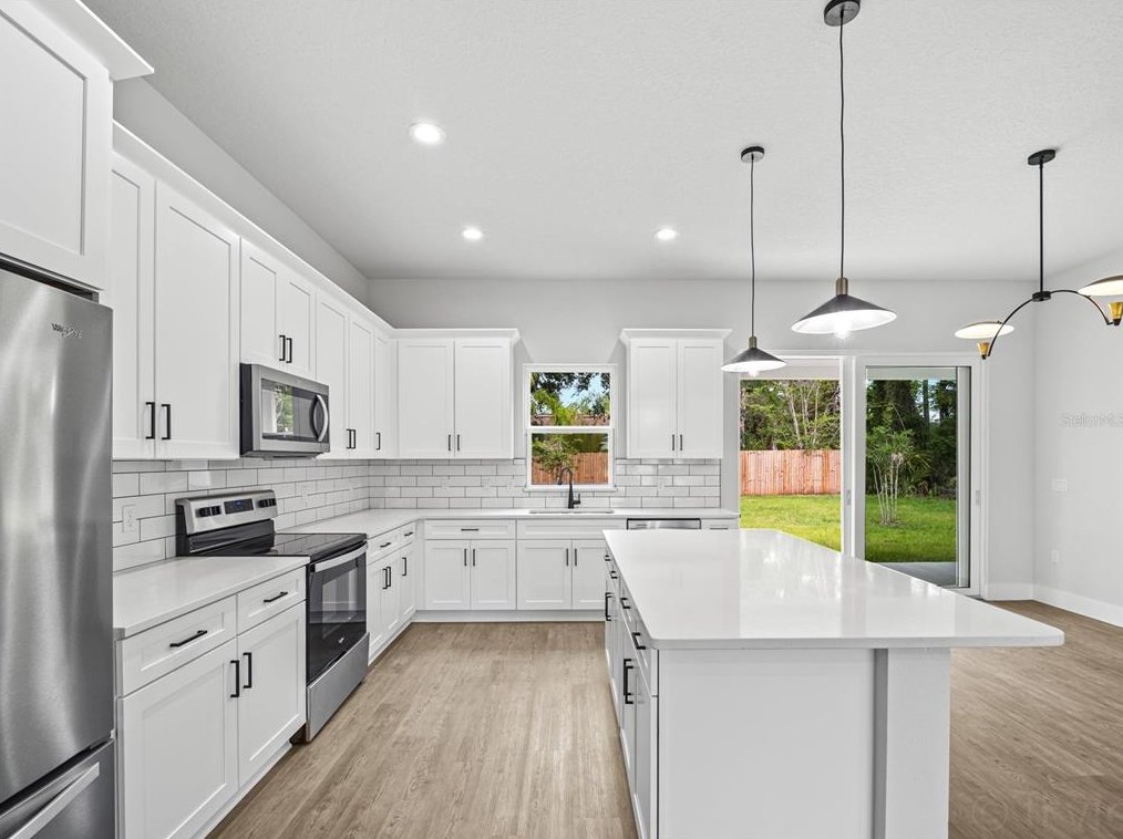 6 Lindberg Pl, Palm Coast FL  32137-9548 exterior