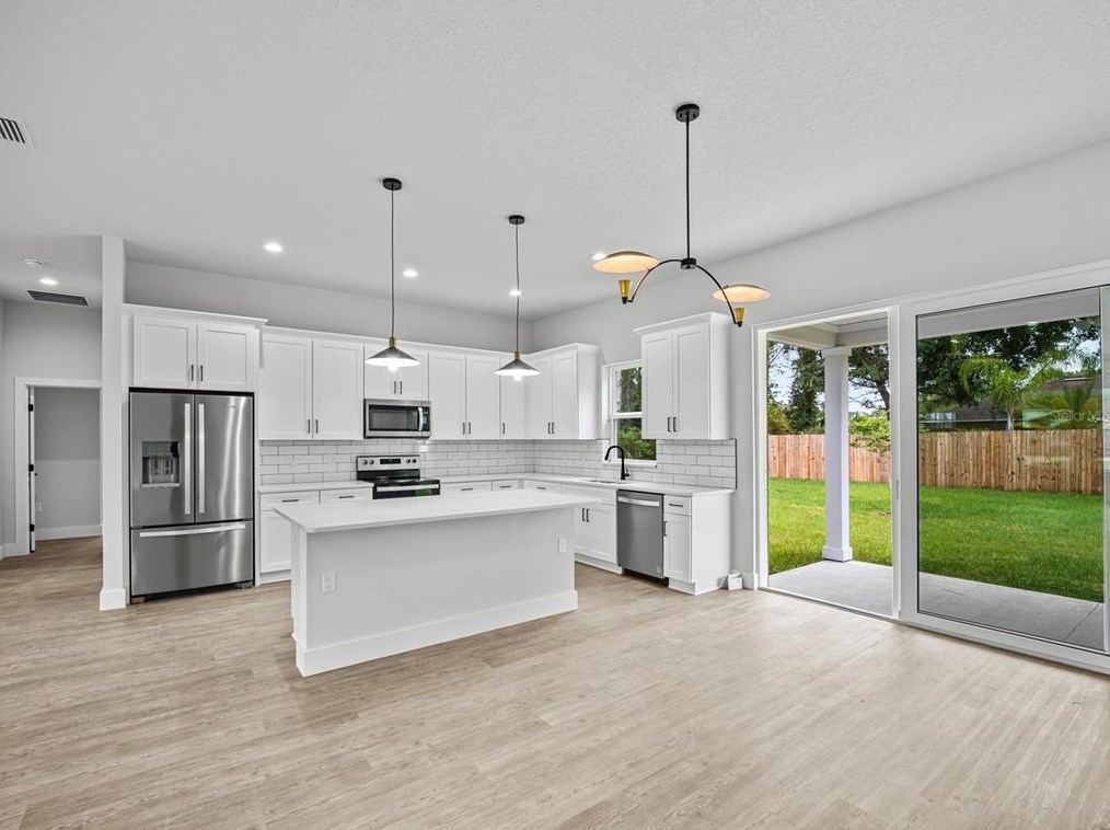 6 Lindberg Pl, Palm Coast FL  32137-9548 exterior