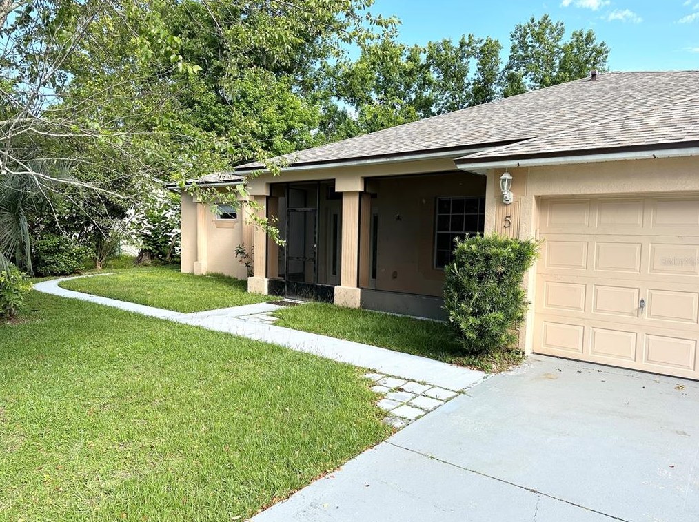 5 Pine Croft Ln, Palm Coast, FL 32164