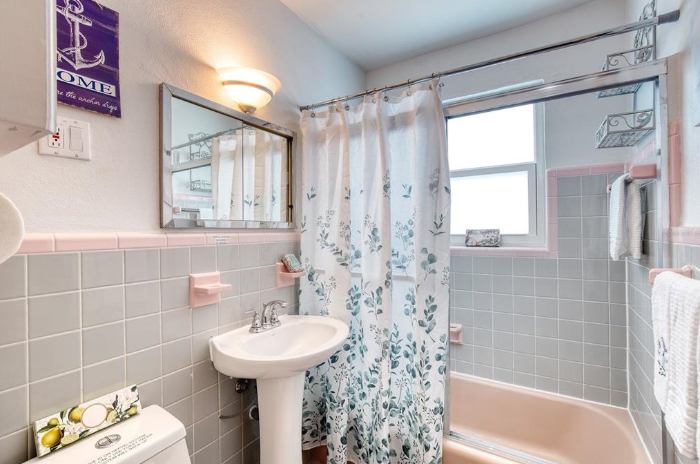 47 Sandra Dr, Ormond Beach FL  32176-3120 exterior