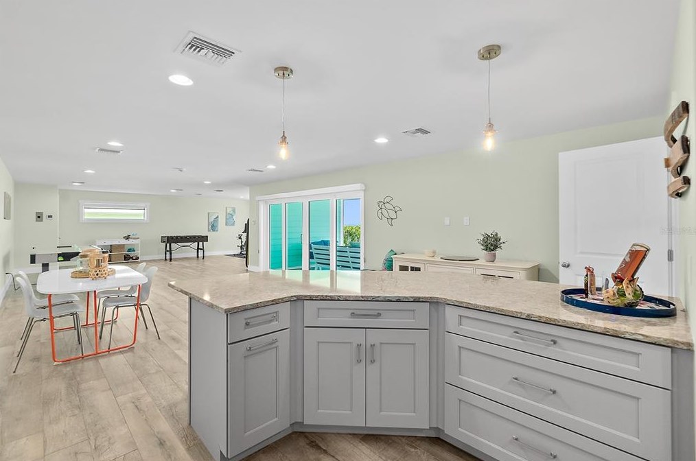 4711 Atlantic Ave, Daytona Beach FL 32127-7103 exterior