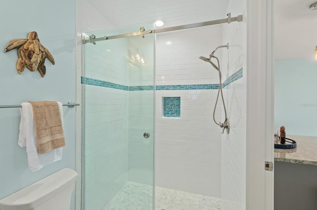 4711 Atlantic Ave, Daytona Beach FL 32127-7103 exterior