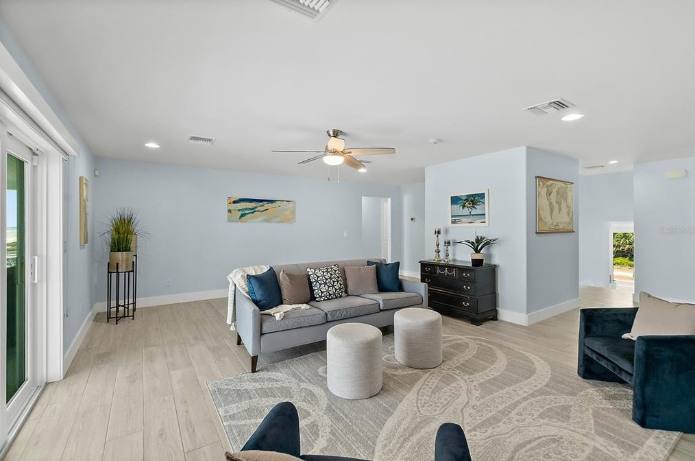 4711 Atlantic Ave, Daytona Beach FL 32127-7103 exterior