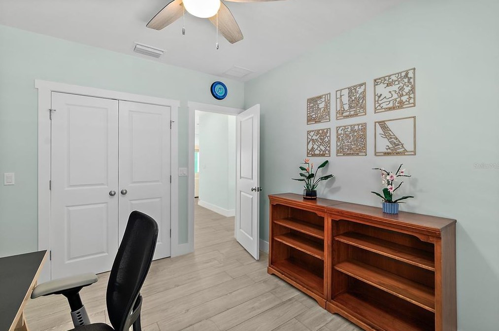 4711 Atlantic Ave, Daytona Beach FL 32127-7103 exterior