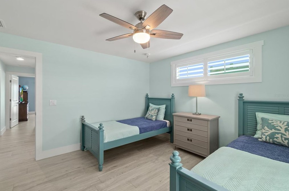 4711 Atlantic Ave, Daytona Beach FL 32127-7103 exterior