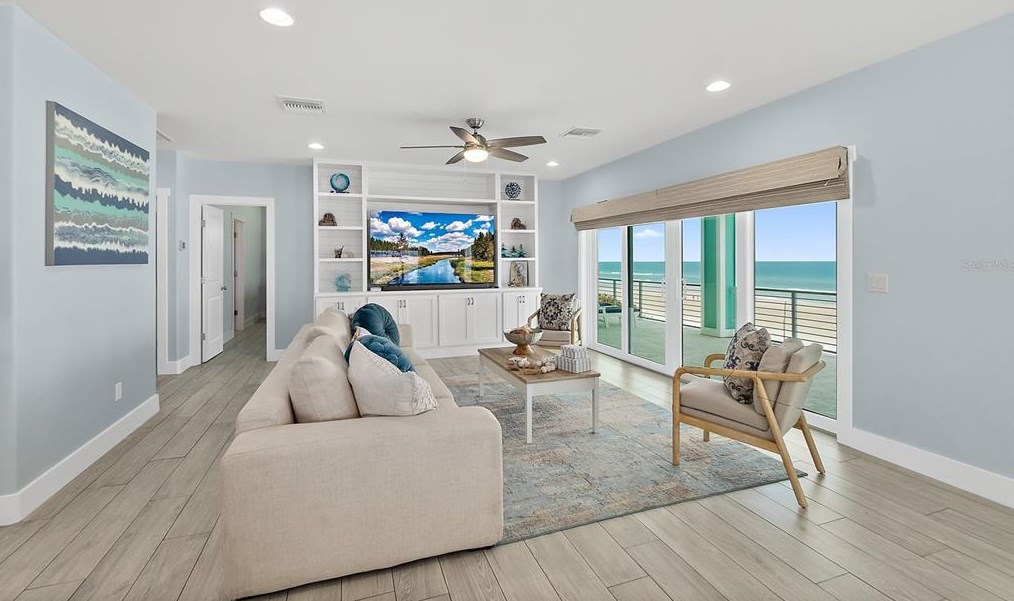 4711 Atlantic Ave, Daytona Beach FL 32127-7103 exterior