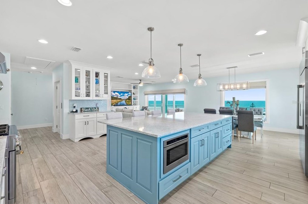 4711 Atlantic Ave, Daytona Beach FL 32127-7103 exterior