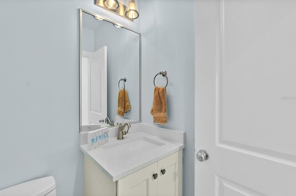 4711 Atlantic Ave, Daytona Beach FL 32127-7103 exterior