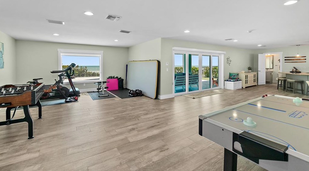 4711 Atlantic Ave, Daytona Beach FL 32127-7103 exterior