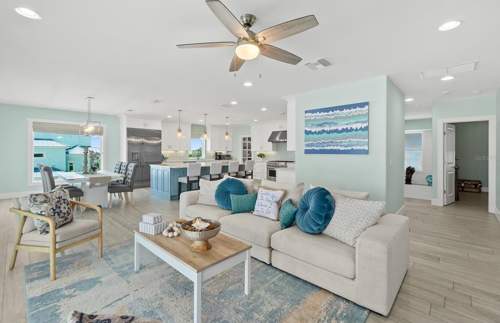 4711 Atlantic Ave, Daytona Beach FL 32127-7103 exterior